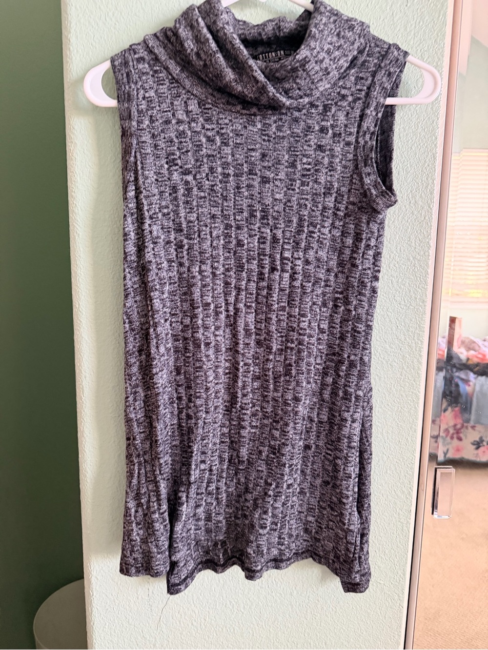 Sleeveless Ribbed Cowl Neck shirt - Gray